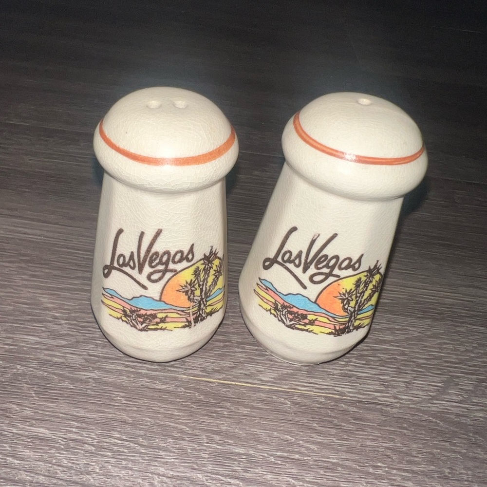 Vintage Las Vegas salt and pepper shakers